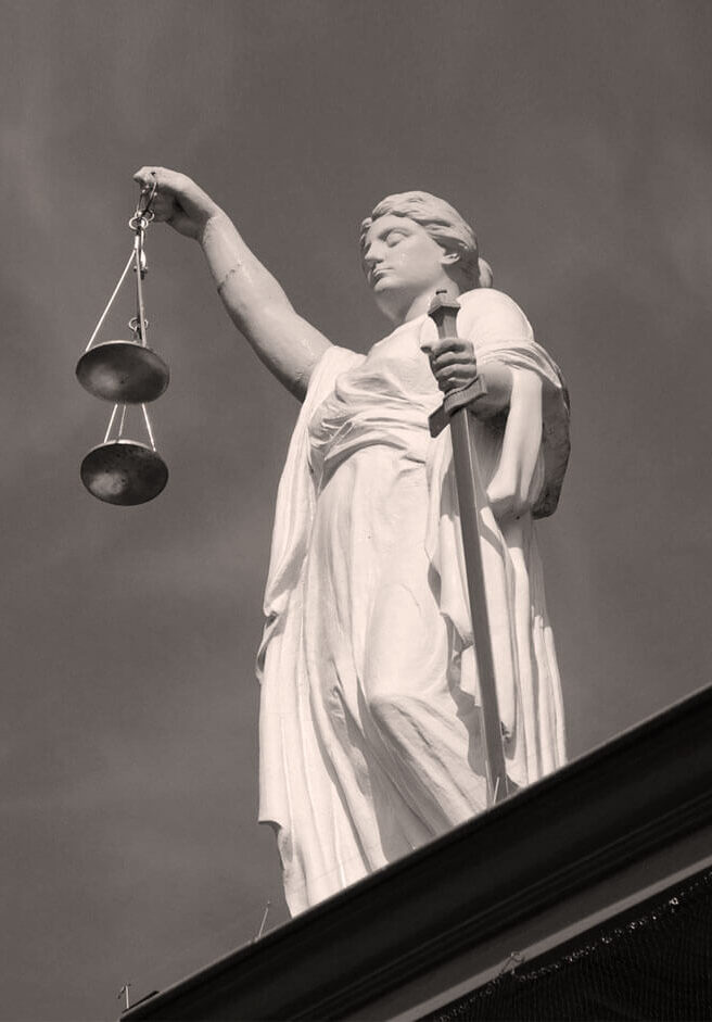 cropped-case-law-677940_1920-2.jpg